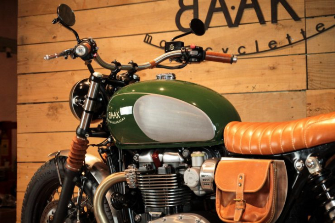 4BAAK_Motorcycles_phuc_che_Triumph_Bonneville_T120