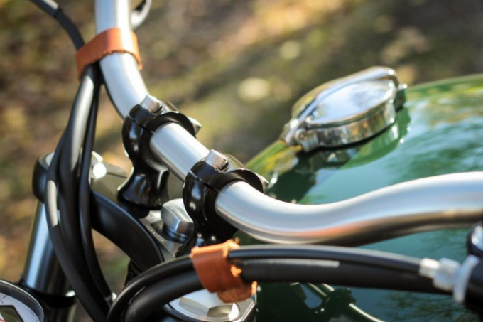 7BAAK_Motorcycles_phuc_che_Triumph_Bonneville_T120