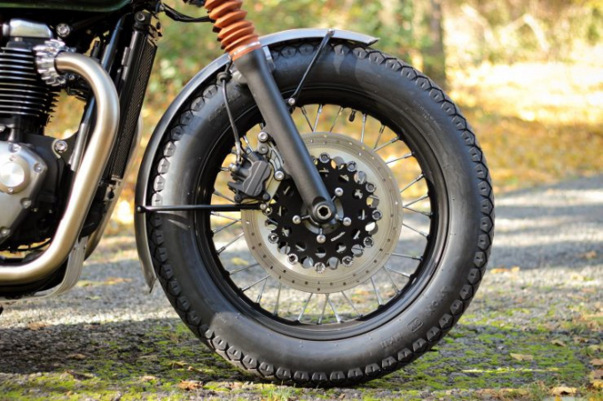 8BAAK_Motorcycles_phuc_che_Triumph_Bonneville_T120