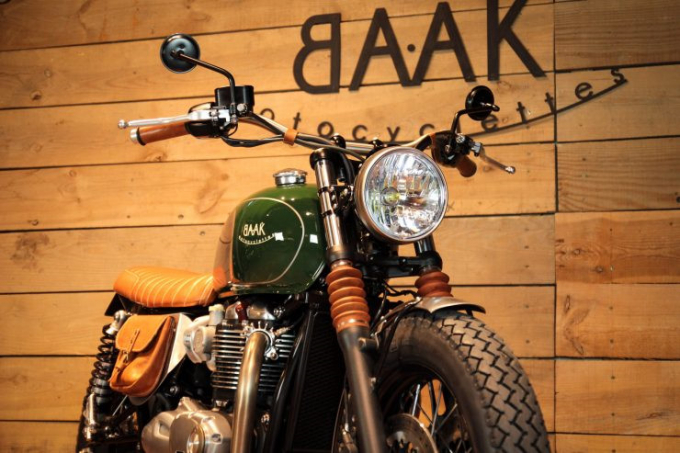 9BAAK_Motorcycles_phuc_che_Triumph_Bonneville_T120