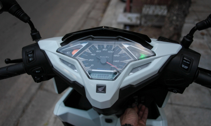 Honda-Click-125i-2017-6491-151-4168-5218-151210042