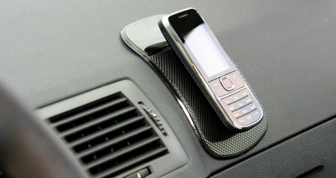 2vat-dung-tren-o-to-7