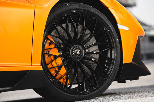 lamborghini-aventador-3-6605-1532420710