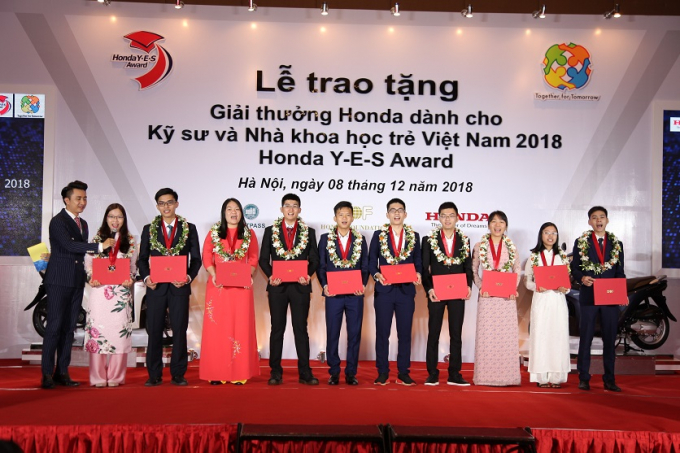 10 guong mat xuat sac- GT honda