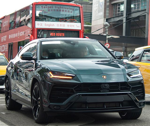 lamborghini-urus-4-2860-1545798804