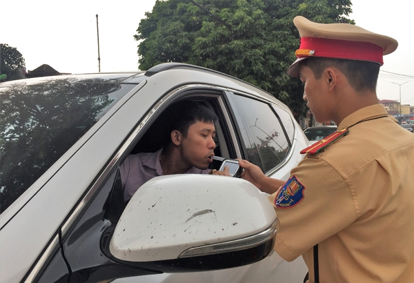 nhung-loi-tai-xe-vo-tu-vi-pham-ngay-tet-bb-baaabU9