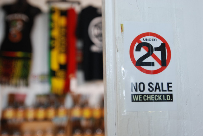 HawaiiSmokingAgeJPEG0911024x685