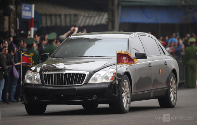 Maybach-62S-Hanoi-8216-1551158356
