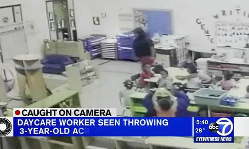 giao-vien-mam-non-nem-be-3-tuoi-vao-tu-rach-tran-k