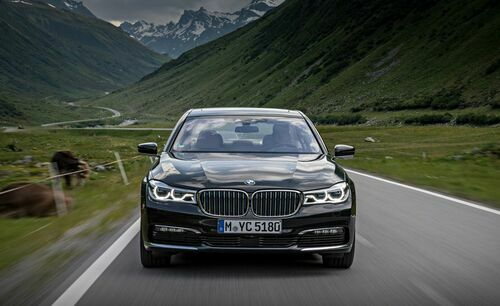 2017-BMW-740Le-vnexpress-8786-1561959094