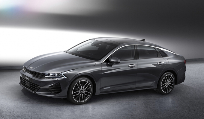 Kia-Optima-3-7403-1573528507