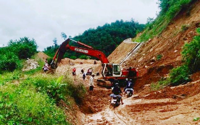 Nhiều tuyến đường giao thông ở Quảng Ngãi vẫn bị c