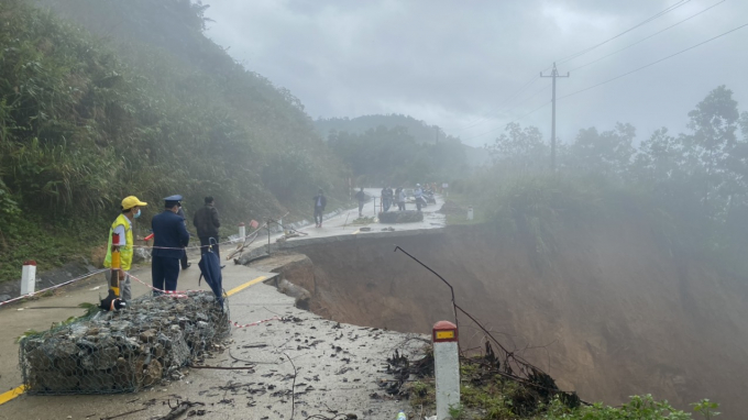 sạt lở nặng trên đường trường sơn đông (4)