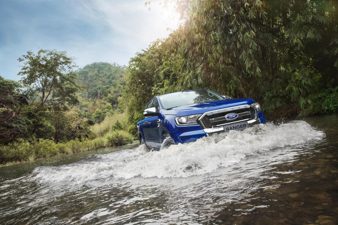 Ranger Brand Campaign XLT Premier 3 4 Front Action