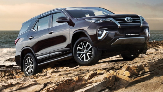 2019-Toyota-Fortuner-154153