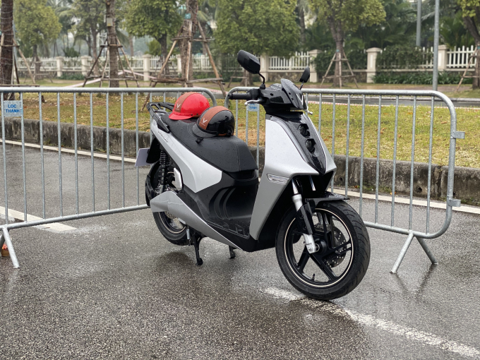 B1A81281-C69B-4EE6-A53E-101D3E79ED40.