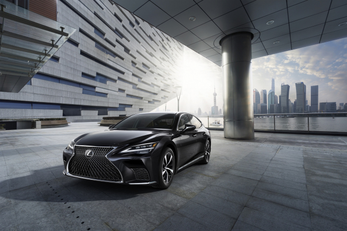 Ngoại thất Lexus LS 2021_1