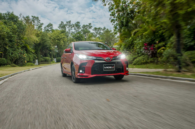 Toyota Vios RS van hanh 3