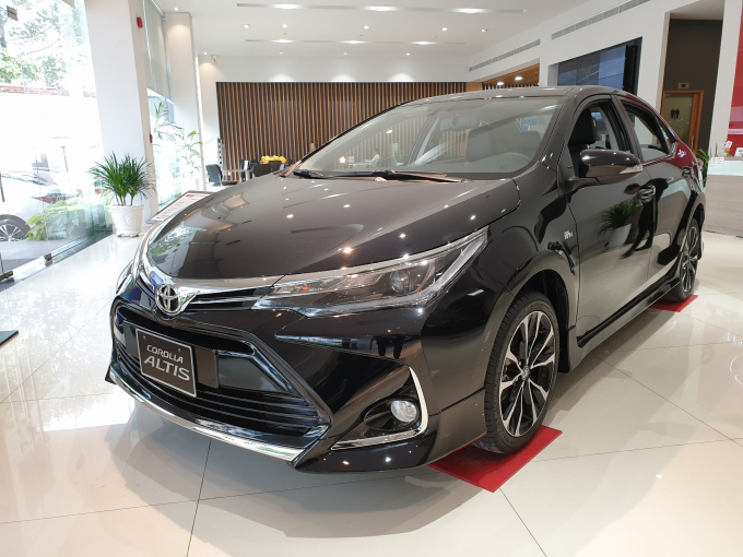 Giá-xe-toyota-corolla-altis-2020