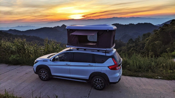 4.Suzuki XL7 có sẵn thanh giá nóc tiện lợi, đặc bi