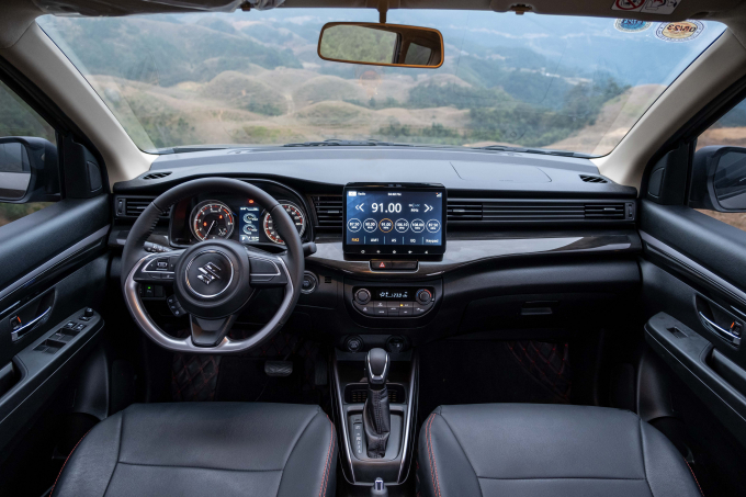 8.Suzuki XL7 đem đến sự rộng rãi và thoải mái cho 