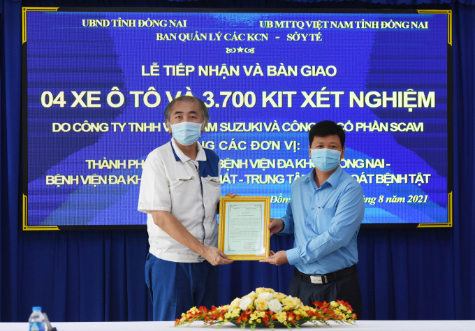 1. Suzuki trao tặng 4 xe tải nhẹ cho Sở y tế Đồng 