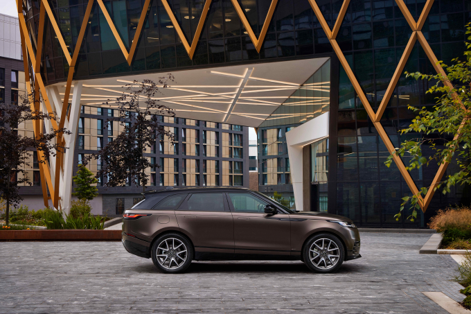 RR_Velar_22MY_SV_Bespoke_Tourmaline_Brown_Exterior