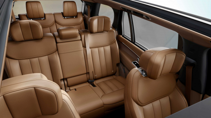 RR_22MY_30_LWB_Interior_261021_150dpi-121