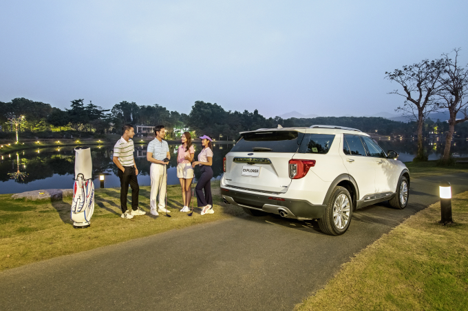 35_Ford Explorer_Ngoại cảnh