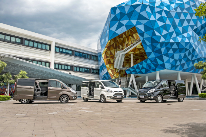 Ford Tourneo 3 xe JPG7