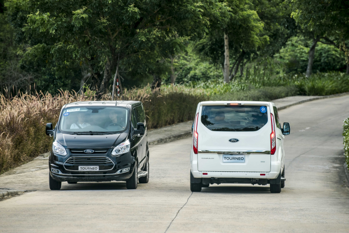 Ford Tourneo ngoai that 5