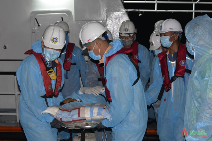 Cứu nạn thuyền viên tàu QNg 90684 TS