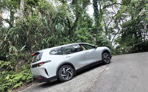 VinFast Lạc Hồng 900 LX lộ diện hoàn toàn, nội thất có vách ngăn - Ảnh 3.