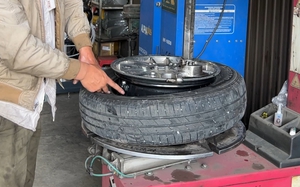 Kinh nghiệm xử lý khi xe ô tô mất phanh - Ảnh 4.