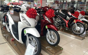 Nguyên tắc lái xe an toàn ngày mưa bão - Ảnh 2.