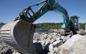 Ô tô cố tình lội nước bị thủy kích, bảo hiểm có bồi thường? - Ảnh 3.