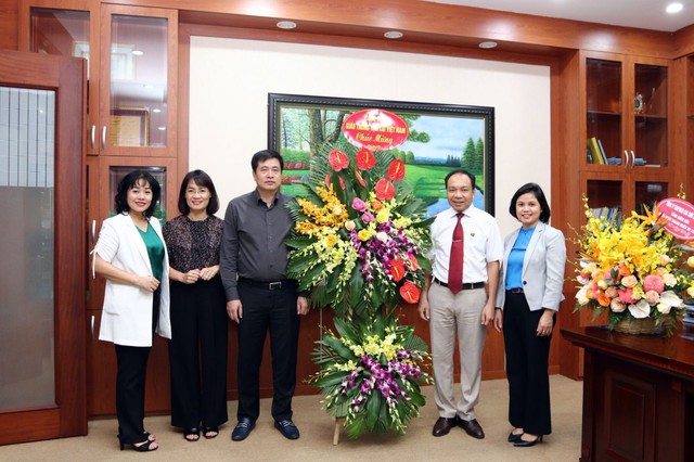 Công đoàn GTVT Việt Nam chúc mừng ngày Doanh nhân Việt Nam  - Ảnh 2.