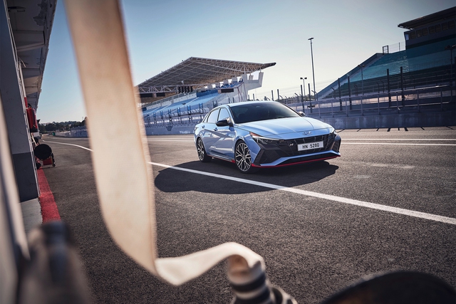 Mẫu xe sedan Hyundai Elantra N 2022 bị lỗi hộp só DCT tại thị trường Mỹ - Ảnh: Carscoops. Hyundai Elantra N 2022