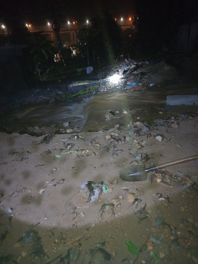 Đường sắt Bắc - Nam đã được thông tàu trở lại - Ảnh 9.