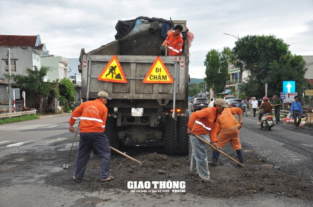 Khu QLĐB III trả lời như thế nào về khắc phục, sửa chữa QL1 Phú Yên? - Ảnh 4.
