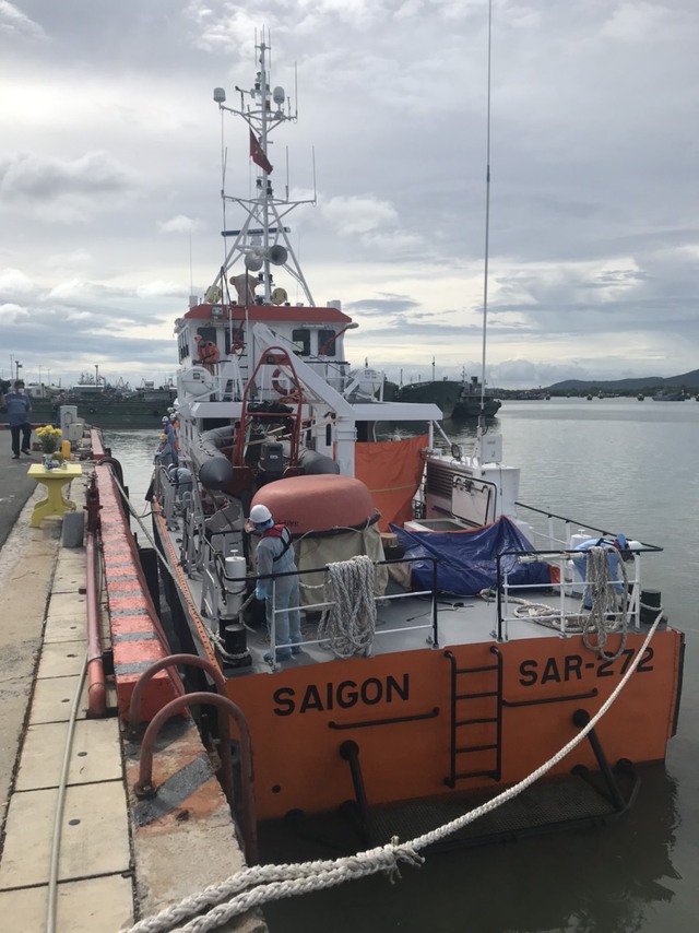 Hành trình đặc biệt đưa thi thể 13 thuyền viên tàu WU ZHOU 8 về bờ - Ảnh 6. Hành trình đặc biệt đưa thi thể 13 thuyền viên tàu WU ZHOU 8 về bờ - Ảnh 6.