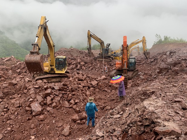 17h chiều nay thông tuyến QL15D - Ảnh 1.