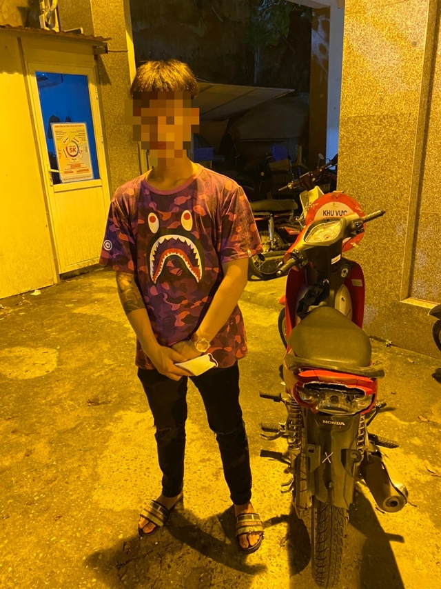 Cảnh sát 141 bắt giữ nhiều "quái xế" lạng lách, tàng trữ vũ khí dịp cuối tuần - Ảnh 1.