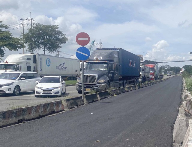 Khẩn trương khắc phục mất an toàn giao thông tại dự án hầm chui Nguyễn Văn Linh - Ảnh 4. Khẩn trương khắc phục mất an toàn giao thông tại dự án hầm chui Nguyễn Văn Linh - Ảnh 4.