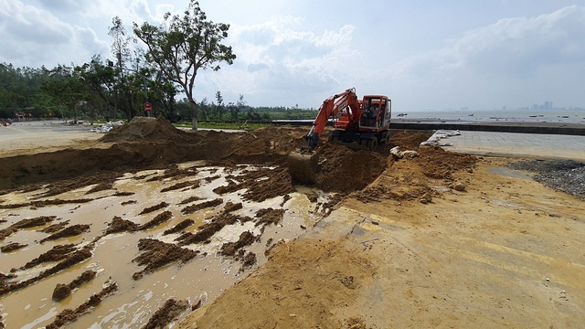 Đà Nẵng: Nỗ lực khắc phục hư hỏng đường lên bán đảo Sơn Trà - Ảnh 4. Đà Nẵng: Nỗ lực khắc phục hư hỏng đường lên bán đảo Sơn Trà - Ảnh 4.