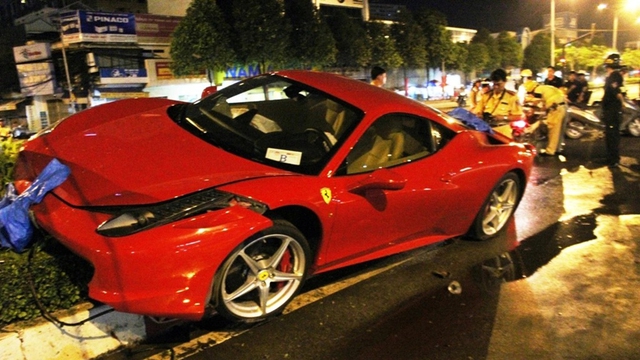Những vụ tai nạn siêu xe tại Việt Nam - Ảnh 5. Những vụ tai nạn siêu xe tại Việt Nam - Ảnh 5.