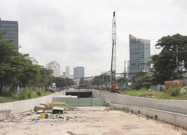 TP.HCM: Dự án hầm chui Nguyễn Văn Linh được thi công trở lại - Ảnh 1. TP.HCM: Dự án hầm chui Nguyễn Văn Linh được thi công trở lại - Ảnh 1.