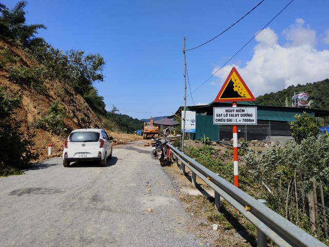 Nghệ An: Có 107 vị trí sạt lở, 08 vị trí tắc đường - Ảnh 6.