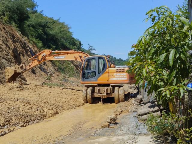 Nghệ An: Có 107 vị trí sạt lở, 08 vị trí tắc đường - Ảnh 5.