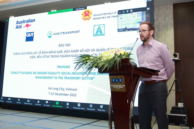 Gần 100 cán bộ được tập huấn về bình đẳng giới và hòa nhập xã hội trong ngành giao thông

 - Ảnh 1.